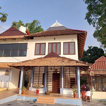 Stayberries River Rock Villa Athirapilly Kizhake Chālakudi Kültér fotó