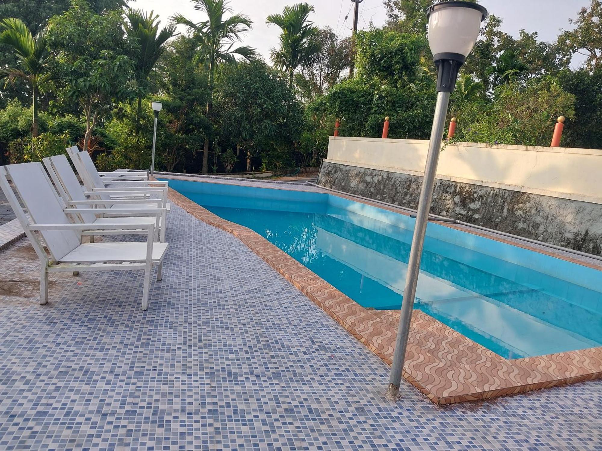 Stayberries River Rock Villa Athirapilly Kizhake Chālakudi Kültér fotó