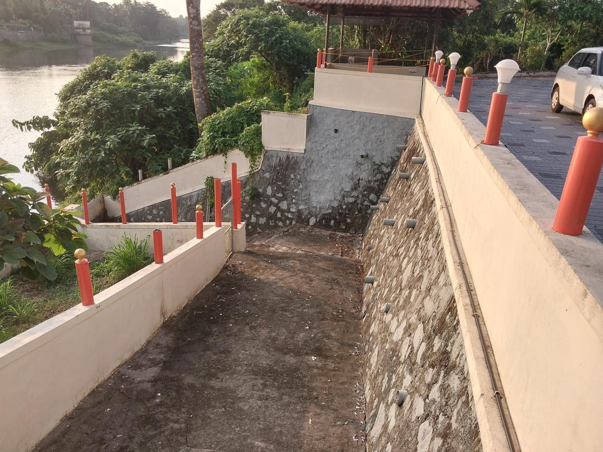 Stayberries River Rock Villa Athirapilly Kizhake Chālakudi Kültér fotó