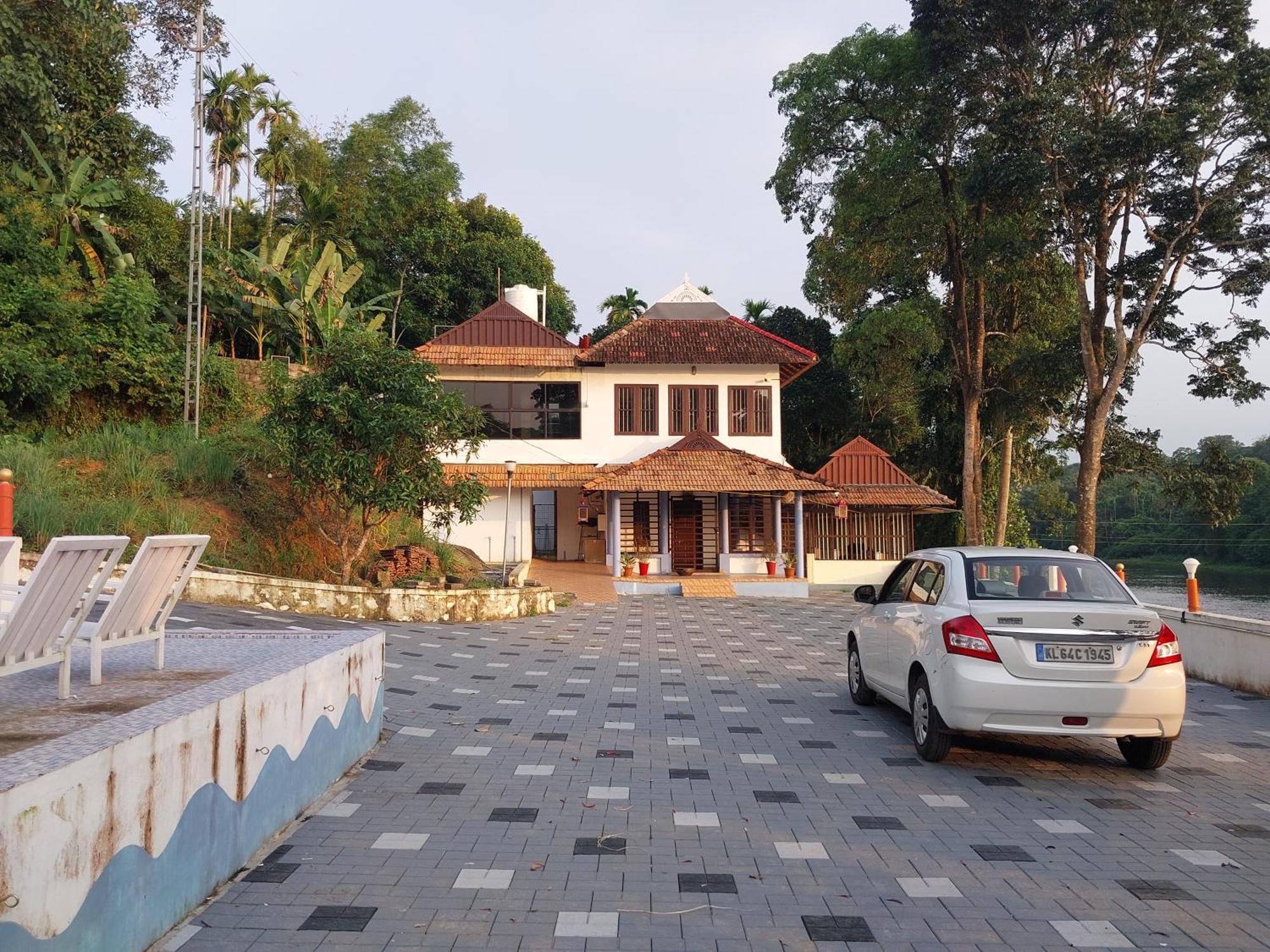 Stayberries River Rock Villa Athirapilly Kizhake Chālakudi Kültér fotó